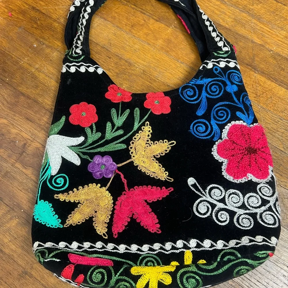 70’s VINTAGE Chenille Metallic Floral Embroidered Black Velvet Hobo Shoulder Bag
